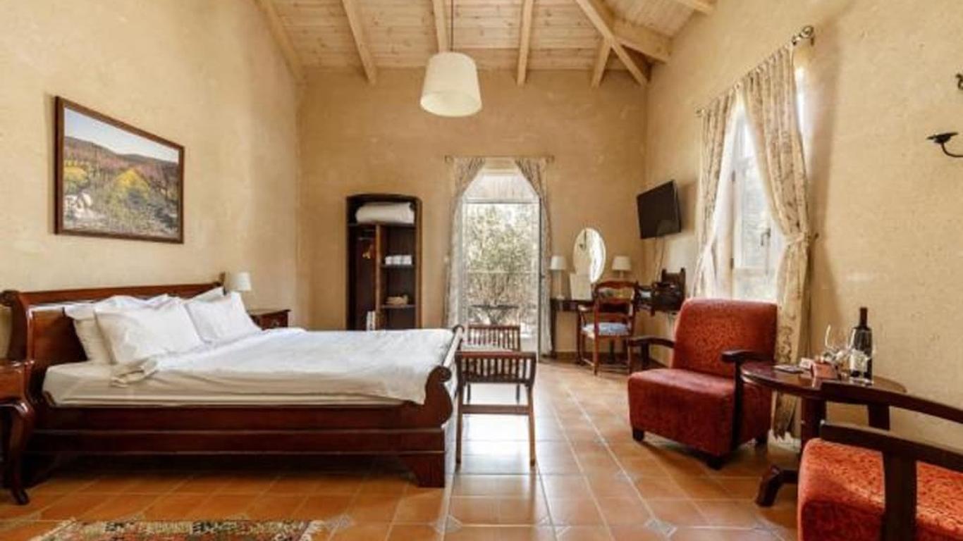 סמדר חאן ויקב