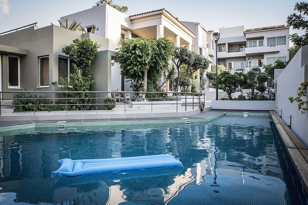 Creta Elena - חאניה - בריכה