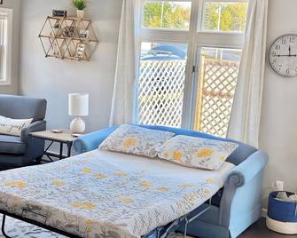 The Mitten Escape -Dogs Ok, Boyne/Schuss, Petoskey, Chrlevoix, Skiing - East Jordan - Bedroom