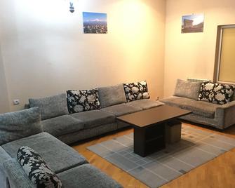 Tatev Apartments - Erivan - Oturma odası