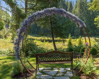 The Forest Estate Cabin in Mount Vernon WA - Mount Vernon - Patio