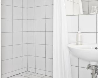 Hotel Edda Storutjarnir - Husavik - Bathroom