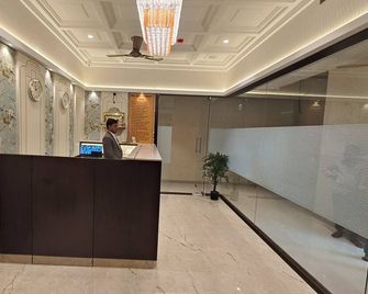 Hotel Ocean Residency Thane West - Thane - Rezeption