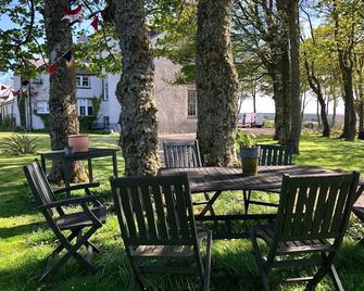 Tranquil Rural Location Yet Less Than A Mile From The Sea.. - Banff - Terasa