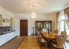 Karlsbad Prestige - Carlsbad - Dining room