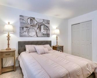 Charming Home with Patio 3 Mi to Hayden Lake! - Hayden - Bedroom