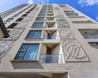 L'aziz Suites - נאירובי - בניין