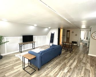 Suites #3 - Pekin