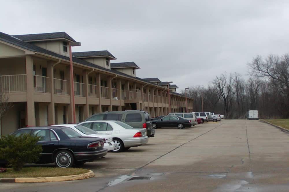 Outdoors view view of Super 8 by Wyndham Bossier City/Shreveport Area