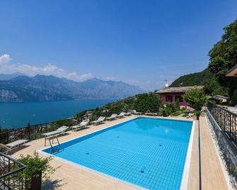 Garden Residence Malcesine Lake View - Malcesine - Zwembad