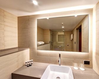 Distinction Luxmore Hotel - Te Anau - Salle de bain