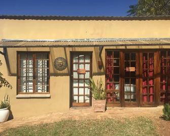 The Cradle Rest - Muldersdrif - Building