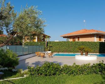 Path House - Riposto - Pool