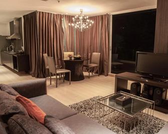 Manita Boutique Hotel - Pattaya - Living room