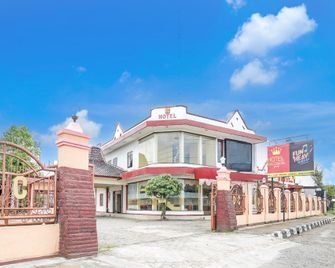 OYO 3370 Hotel Dian Chandra - Pekalongan - Budova