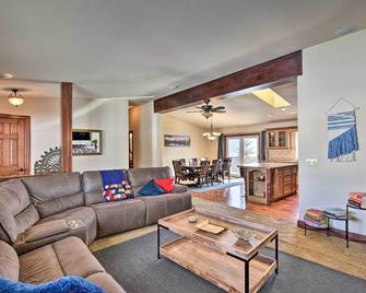 2 Mi to Hot Springs Nathrop Gem with Fire Pit - Nathrop - Sala de estar