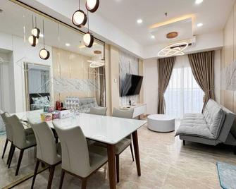 Apartment Medan Podomoro City Deli By Ols Studio - Medan - Dining room