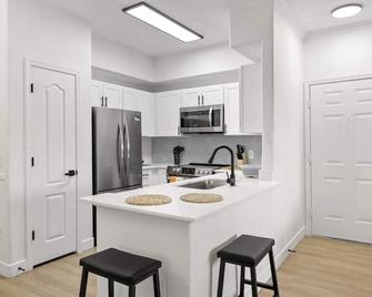 Bright 1br Cozysuites In Downtown Chandler 08 - Chandler - Cocina