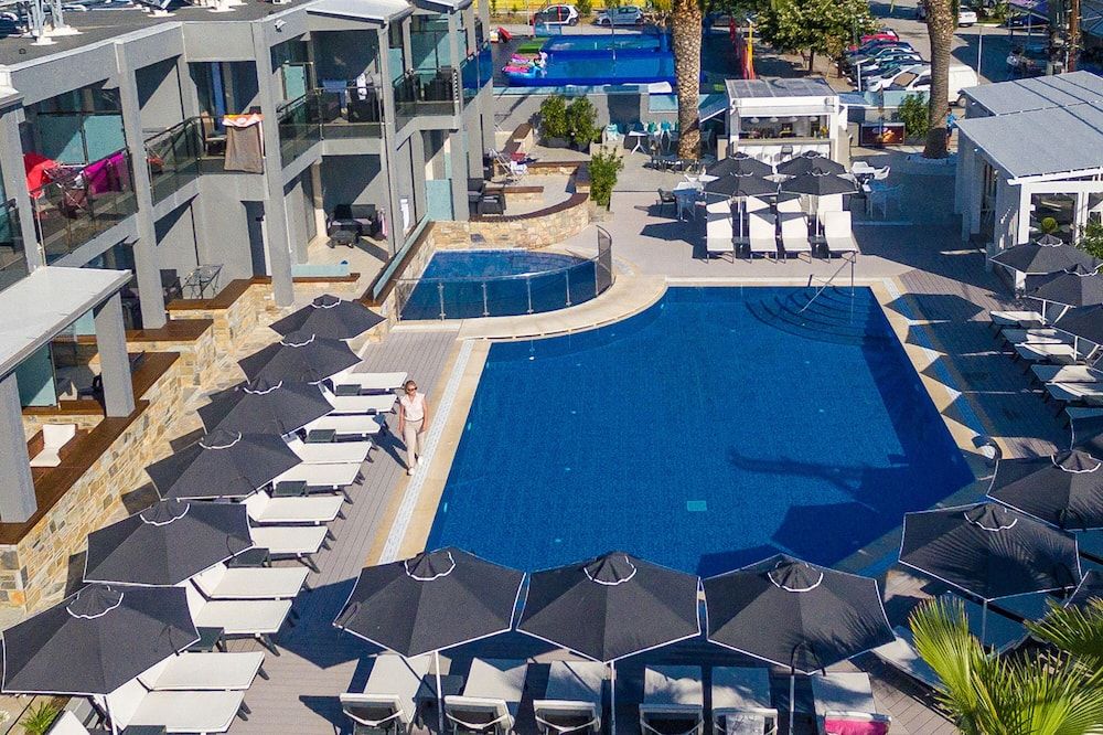 Dionysos Hotel & Suites - Kassandreia - Pool
