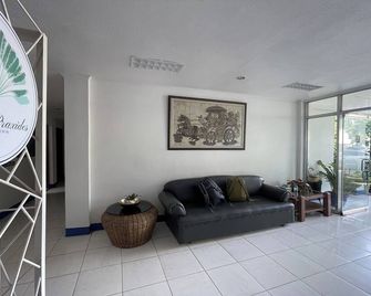 Casa De Praxides Tourist Inn - Puerto Princesa