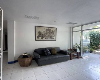Casa De Praxides Tourist Inn - Puerto Princesa