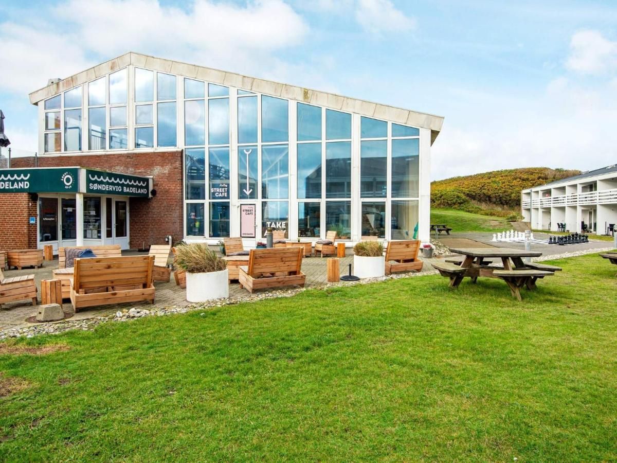 6 person holiday home on a holiday park – Ringkøbing