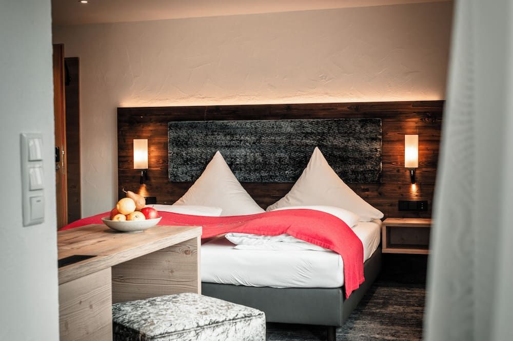 هوتل تراديتسيو - ميتيلبرغ - غرفة نوم