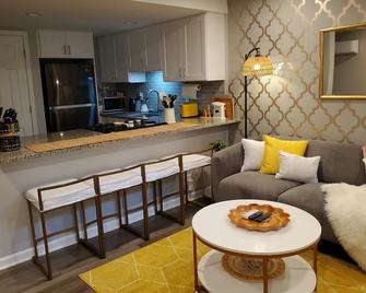1Blk to 3rd st / Pets / 400Mb wifi, W&D, Free reserved parking! - Geneva - Cuisine