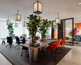 citizenM Schiphol Airport - Schiphol - Dining room