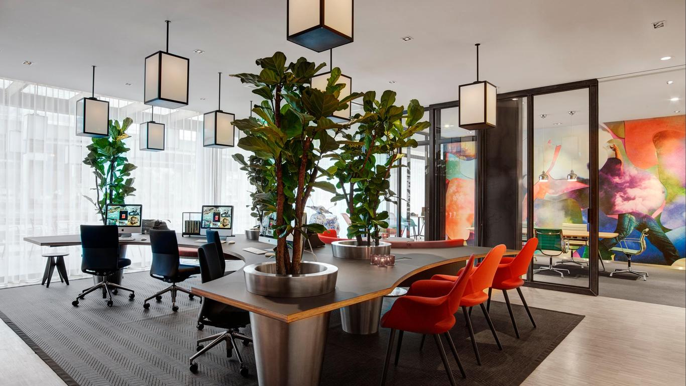 citizenM Schiphol Airport