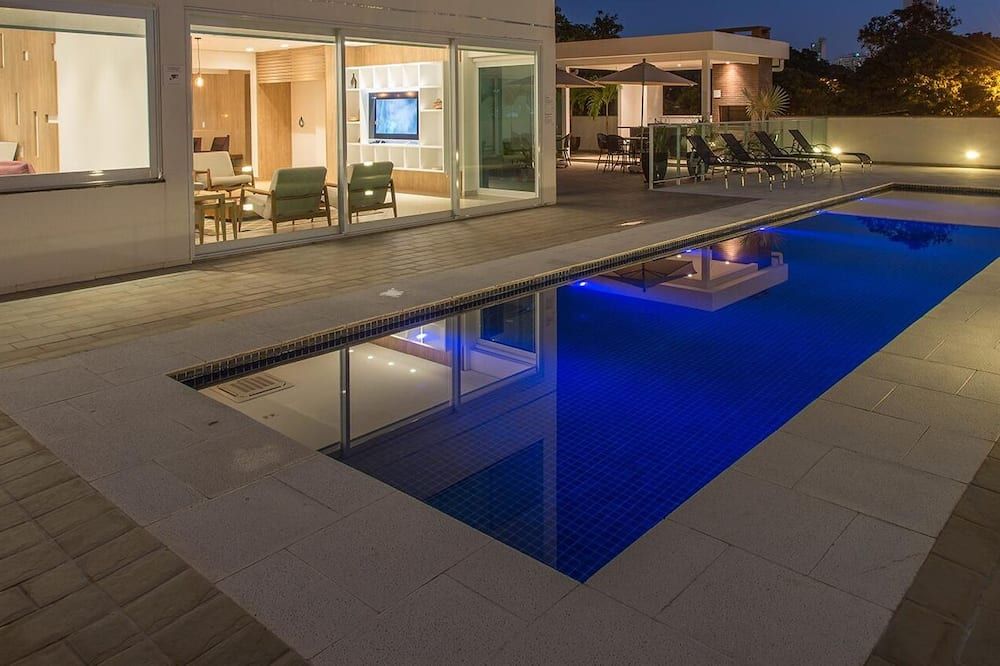 ستارليس هوم - فيرساتيل - كويابا - حوض السباحة