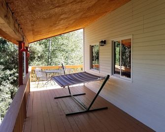 A Mountain retreat that is close to the action, but just far enough from it. - Cascade-Chipita Park - Balcón