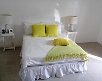 Sergi's Resort and Hotel - Palompon - Habitación
