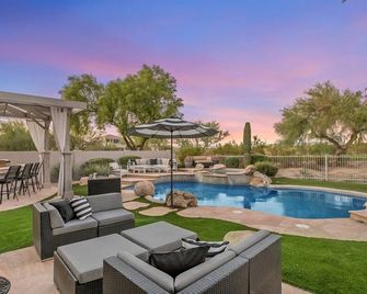 Golf Course View Lot | Heated Pool & Hot Tub | Ev! - פיניקס - בריכה