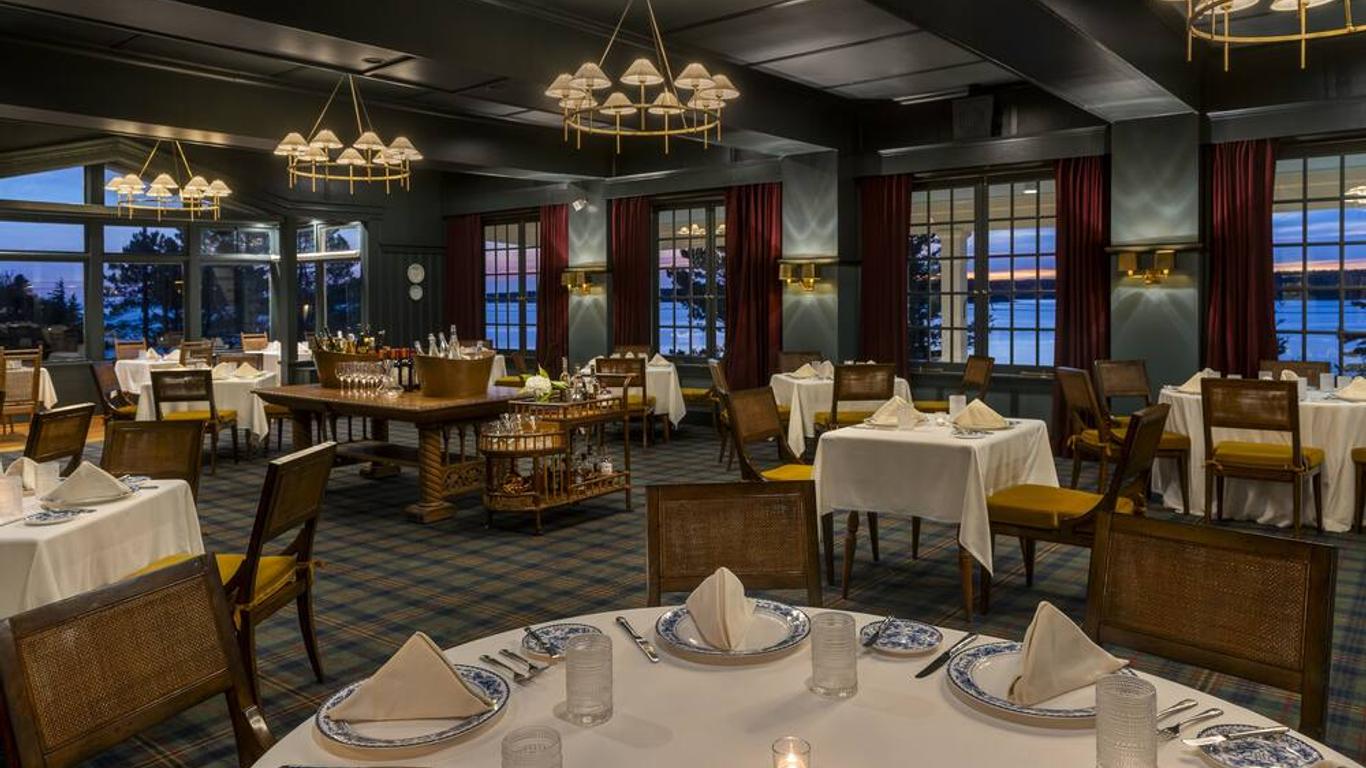 Spruce Point Inn Resort and Spa