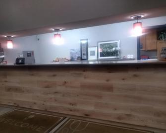 Portage Inn & Suites - Kalamazoo - Resepsiyon