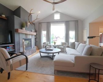 Modern Mountain Family Home on Ski Hill Road, near Grand Targhee - Driggs - Sala de estar