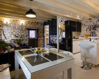 Apartment Capo Family & Capo Studio -Old Town-Parking - Trogir