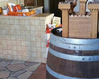 Tuscan type farmhouse, nestled in a hectare of countryside, but a few km from Oristano - Siamaggiore - Recepción