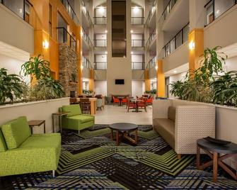 Holiday Inn Express & Suites Atlanta Southwest-Fairburn - Fairburn - Лоббі