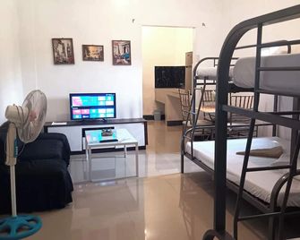 Hotel Villarte Fort Pampanga - San Fernando - Sala de estar