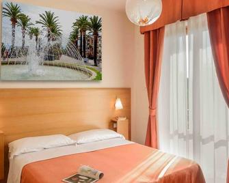 Residence Dei Fiori - Pietra Ligure - Camera da letto