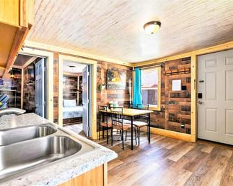 Dog Friendly Private Cabin w Hot Tub Leadville-A - Leadville - Kitchen