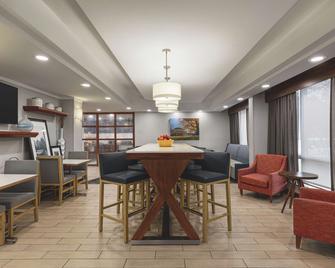 هامبتون إن تشارلوتسفيل - شارلوتسفيل - ردهة