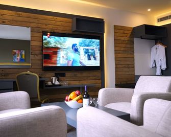 Aitch Boutique Hotel - An Lih Hotel - Madaba