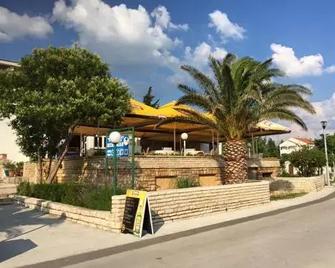 Bed And Breakfast Miramar - Starigrad