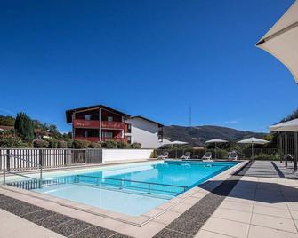 VVF Basque Country Saint-Étienne-de-Baïgorry - Apartment 4 rooms 8 people - Baigorri - Piscina