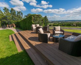 Roundthorn Country House & Luxury Apartments - Penrith - Pátio