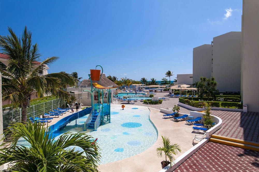 Aquamarina Beach Hotel Cancun
