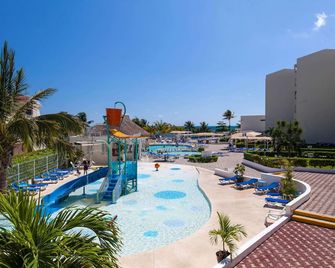 Aquamarina Beach Hotel Cancun - Cancún - Pool